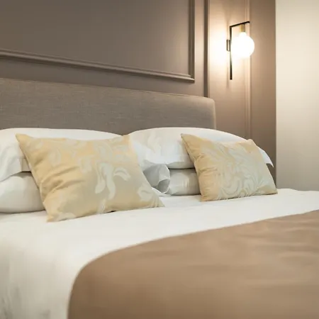 Monteroduni 22 - Chiaia Design Bed & Breakfast Napoli