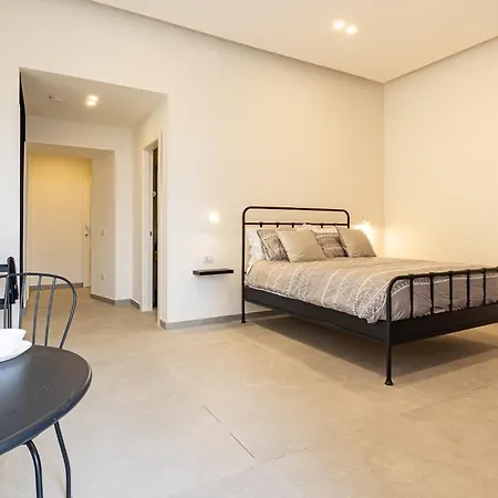 Alyde Apartment