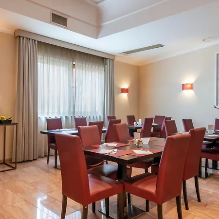 Hotel Nuvo 4*
