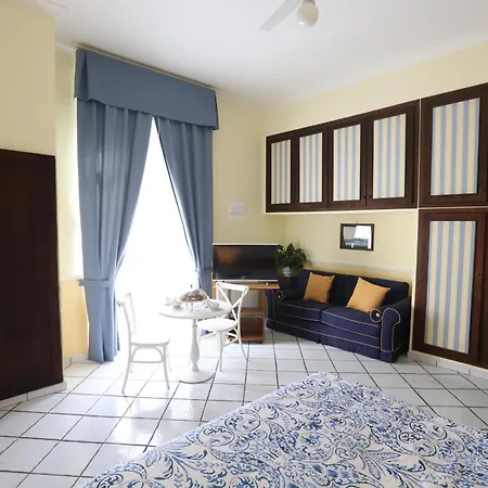 بيت ضيافة Santa Lucia 50 نابولي