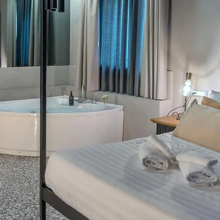 Hotel Nuvo 4*