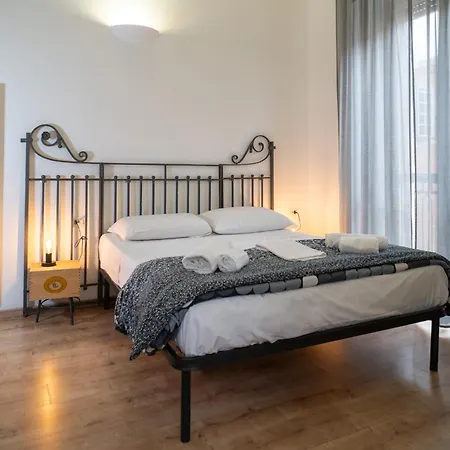 Universita Bed & Breakfast 2*