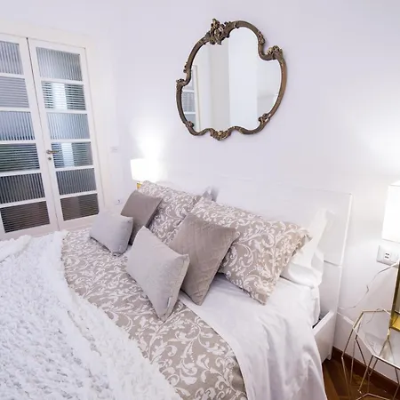 Carita Grandi Residenze * Naples