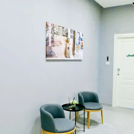 Alyde Apartment *