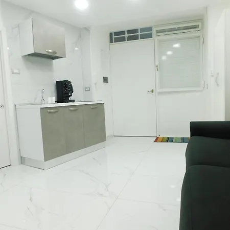 Apartment House Franco -nel Cuore Dei Spagnoli A *