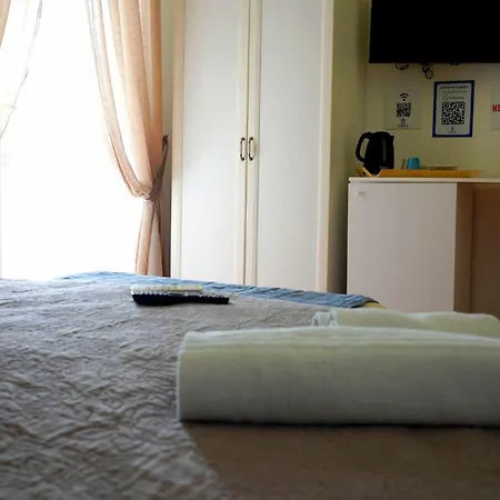 Queen 20 Luxury Duomo Bed & Breakfast Naples