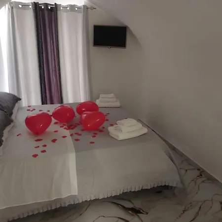 Sanita Bed & Breakfast *