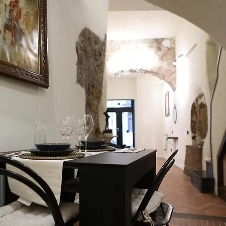 Odeon Neapolis Guest house *