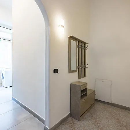 Apartment Red Comfort Flat Near Garibaldi Station *