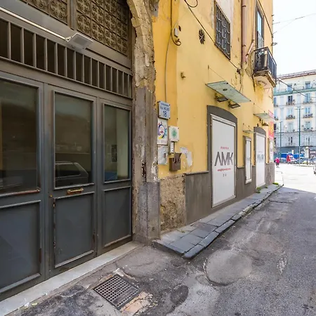 Red Comfort Flat Near Garibaldi Station * Naples