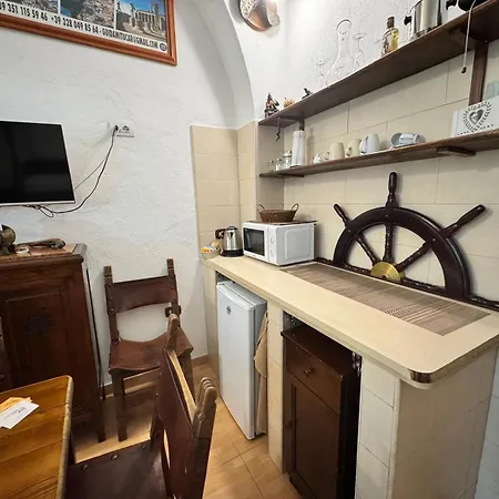 La Tana Dei Pirati Apartment Naples