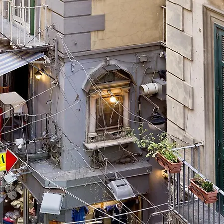 Konukevi Chiaia 32 Napoli