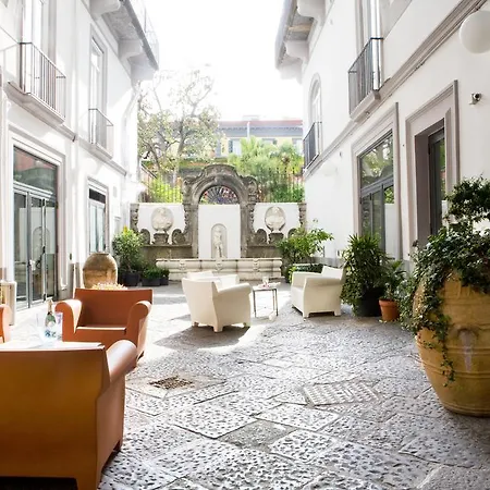 Piazza Bellini & Hotel Neapol