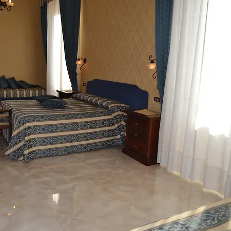 Toledo 3* نابولي