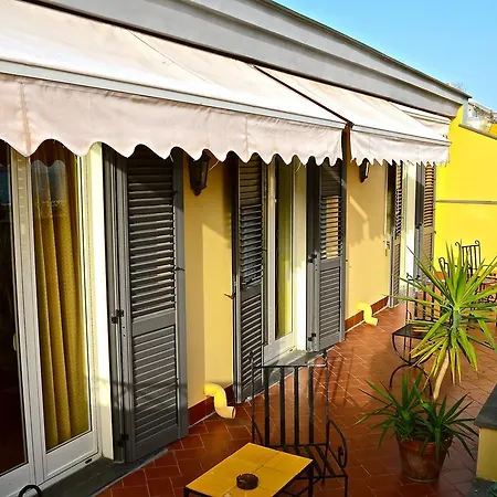 Bed & Breakfast Riviera Di Chiaia Rambaldi 3*