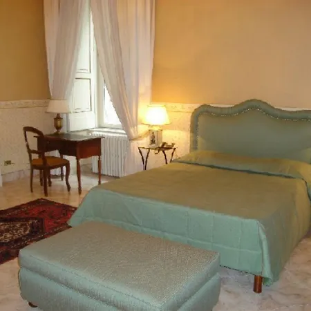 호텔 Napolimia Boutique 4*