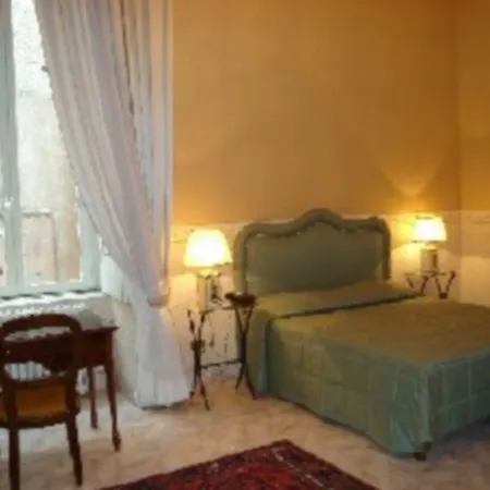 Napolimia Boutique
