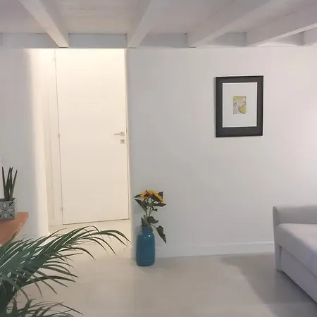 Apartment Piazza Amedeo Naples
