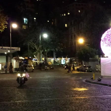 Piazza Amedeo Apartment Naples