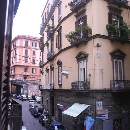 Appartamento Accoglienza Al Centro Di Napoli *
