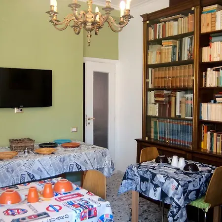Oda ve Kahvaltı Bibliotechina 2*