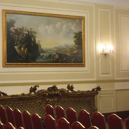 Hotel Grand Vesuvio 5*