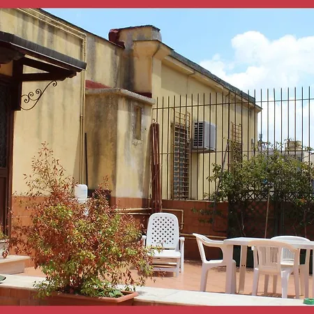 Bed & Breakfast La Storia Di Naples