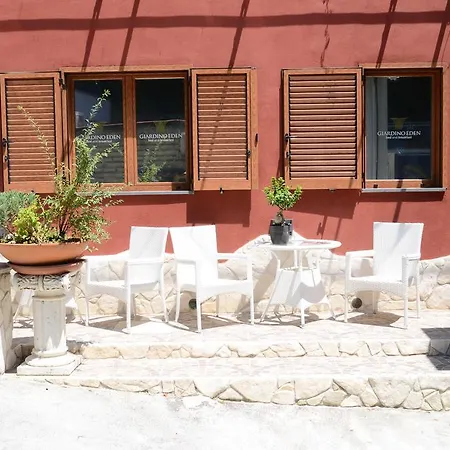 Bed & Breakfast Giardino Eden Naples