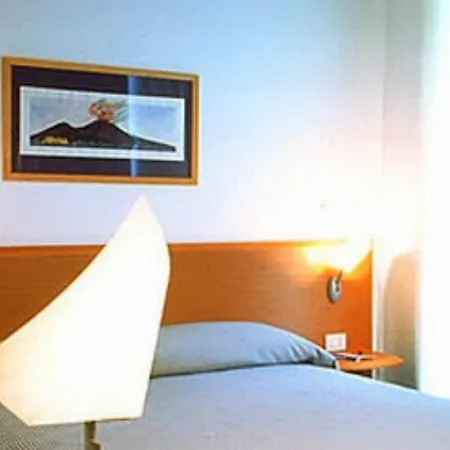 Ibis Styles Garibaldi Hotel Nápoles