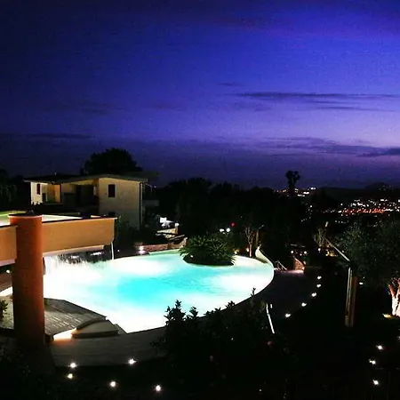 Casale Da Padeira 4* Torre Caracciolo