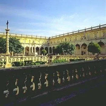 Napoliday Bed and breakfast