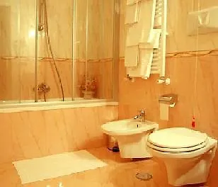 Joyfull Hotel 3*