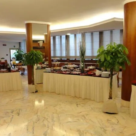 Lhp Palace & نابولي