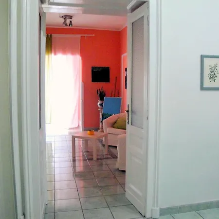 Holiday home Garibaldi House