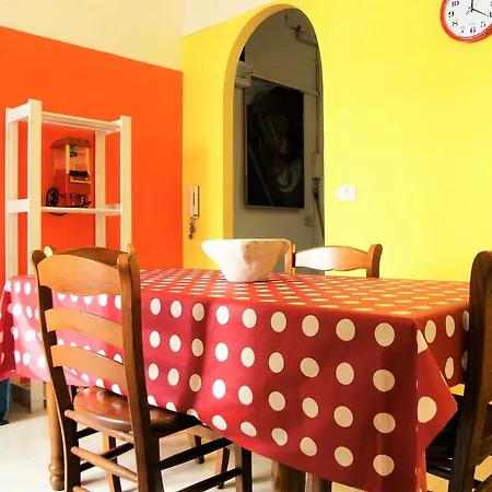 Holiday home Garibaldi House