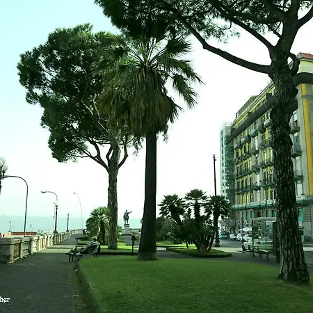 Well - Santa Lucia Neapol