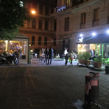 Appartamento Nella Storica Piazza Carlo Iii *