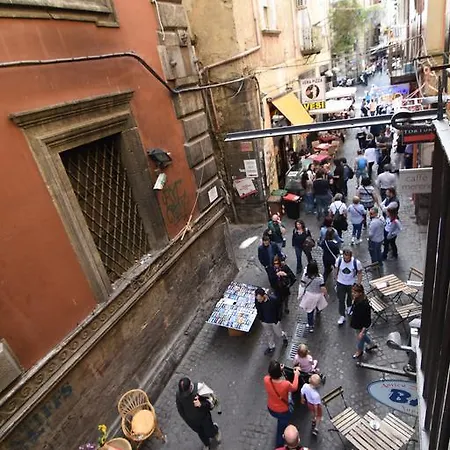 Gasthuis La Strada Parlata Napels