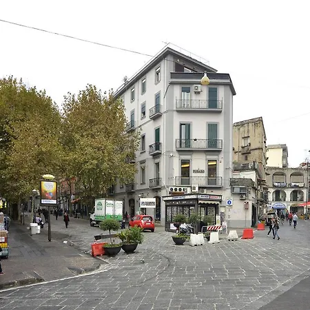 Appartamento La Piazza Al Vomero Napoli