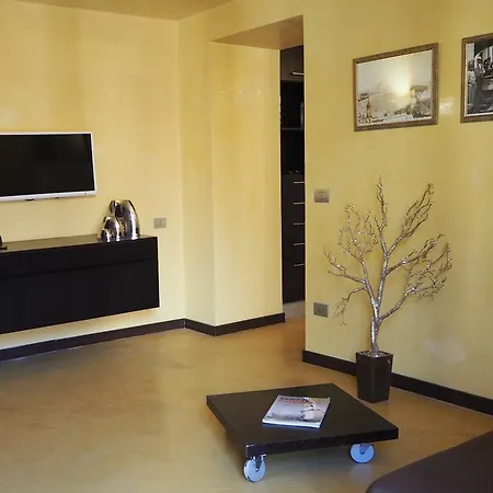 La Dimora Di Chiaia Apartment *