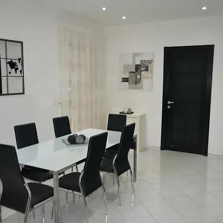 Holiday home Homenapoli Naples
