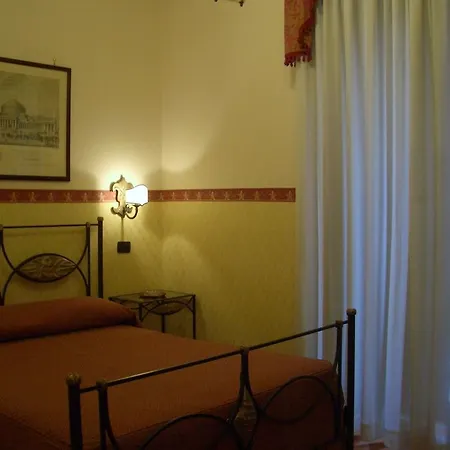 Pinto-storey Hotel 3*