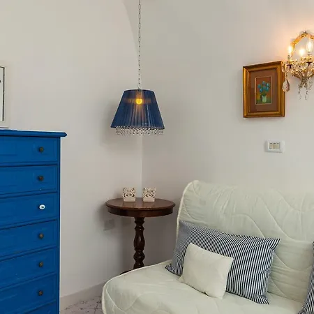 Casita Pedamentina - Bh 56 *
