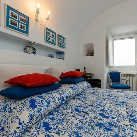 Casita Pedamentina - Bh 56 *
