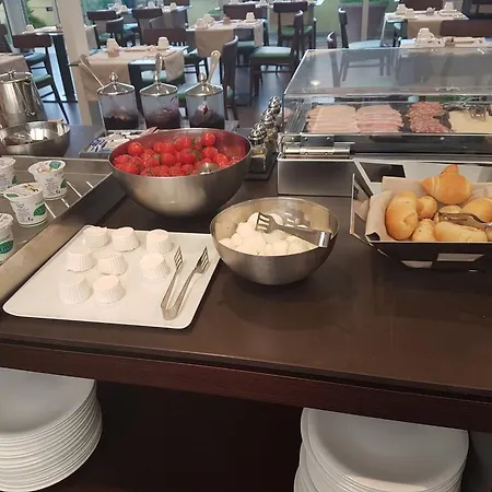 贝斯特韦斯特广场酒店