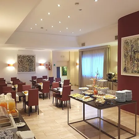 Nuvo Hotel 4*