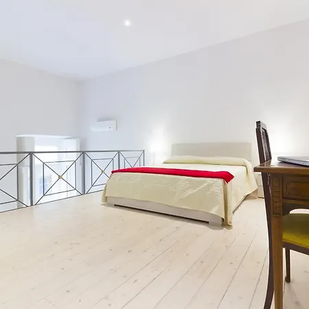 Palazzo D'auria Aparthotel 2*