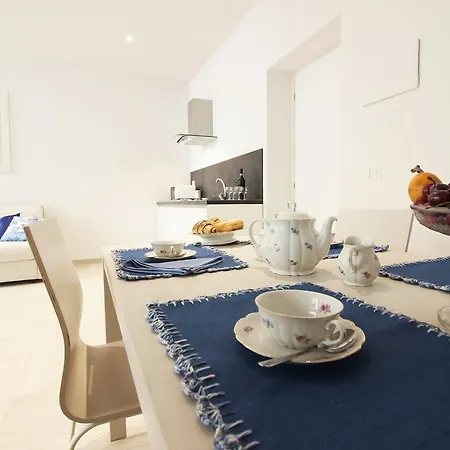 Palazzo D'auria 2* Неаполь