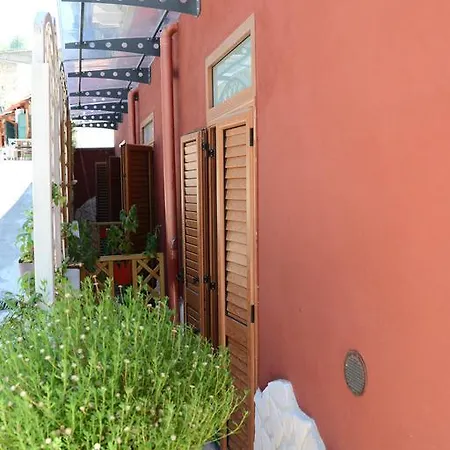 Giardino Eden Bed & Breakfast *