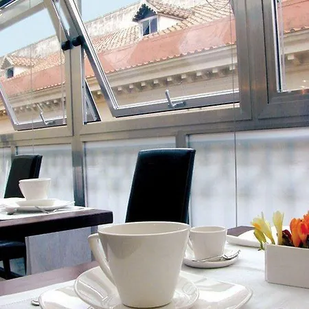 Otel Mh Design 3*
